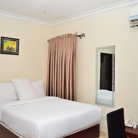De Rigg Place - Alaka Estate, Surulere Lagos Esterno foto