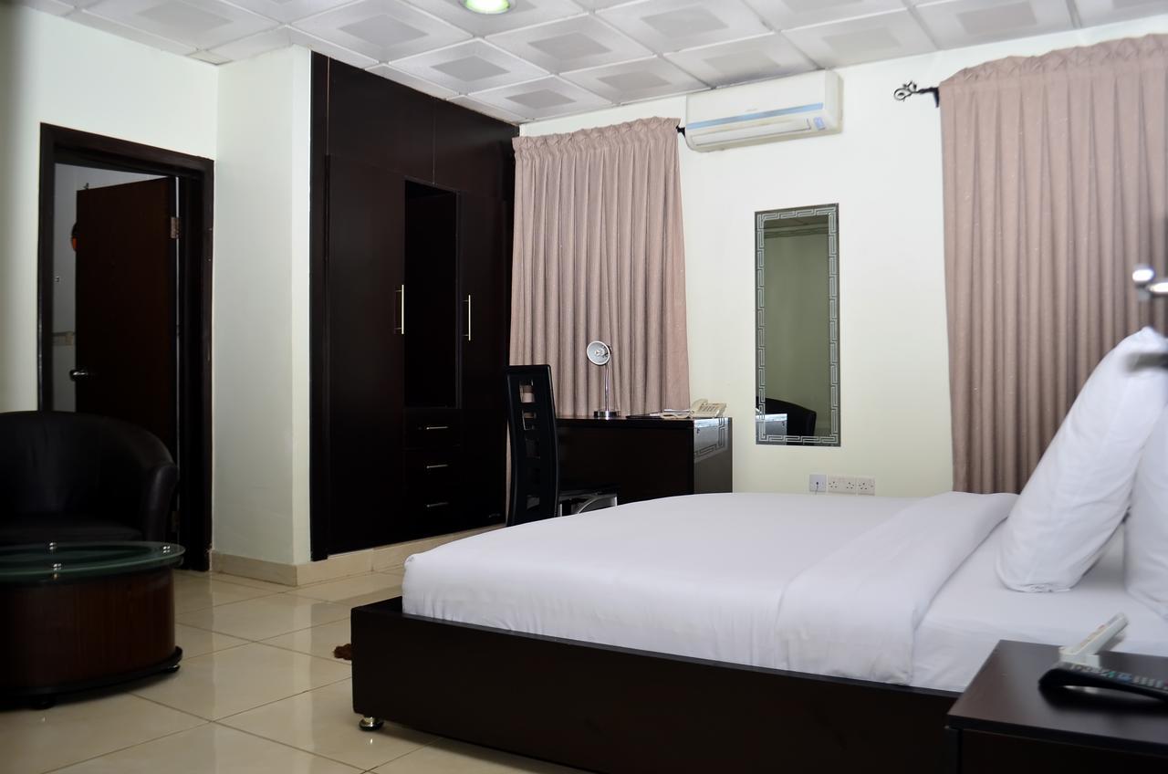 De Rigg Place - Alaka Estate, Surulere Lagos Esterno foto
