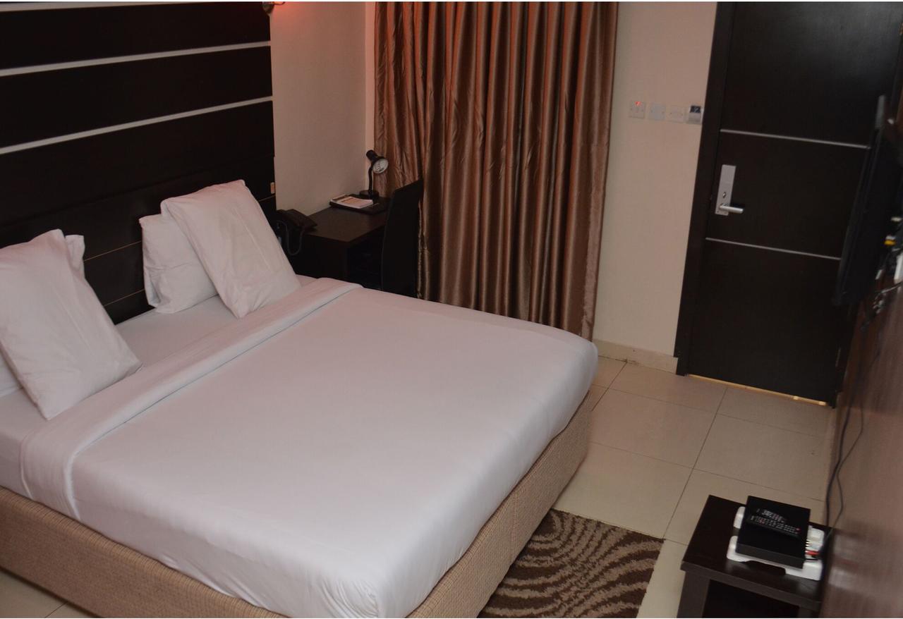 De Rigg Place - Alaka Estate, Surulere Lagos Esterno foto