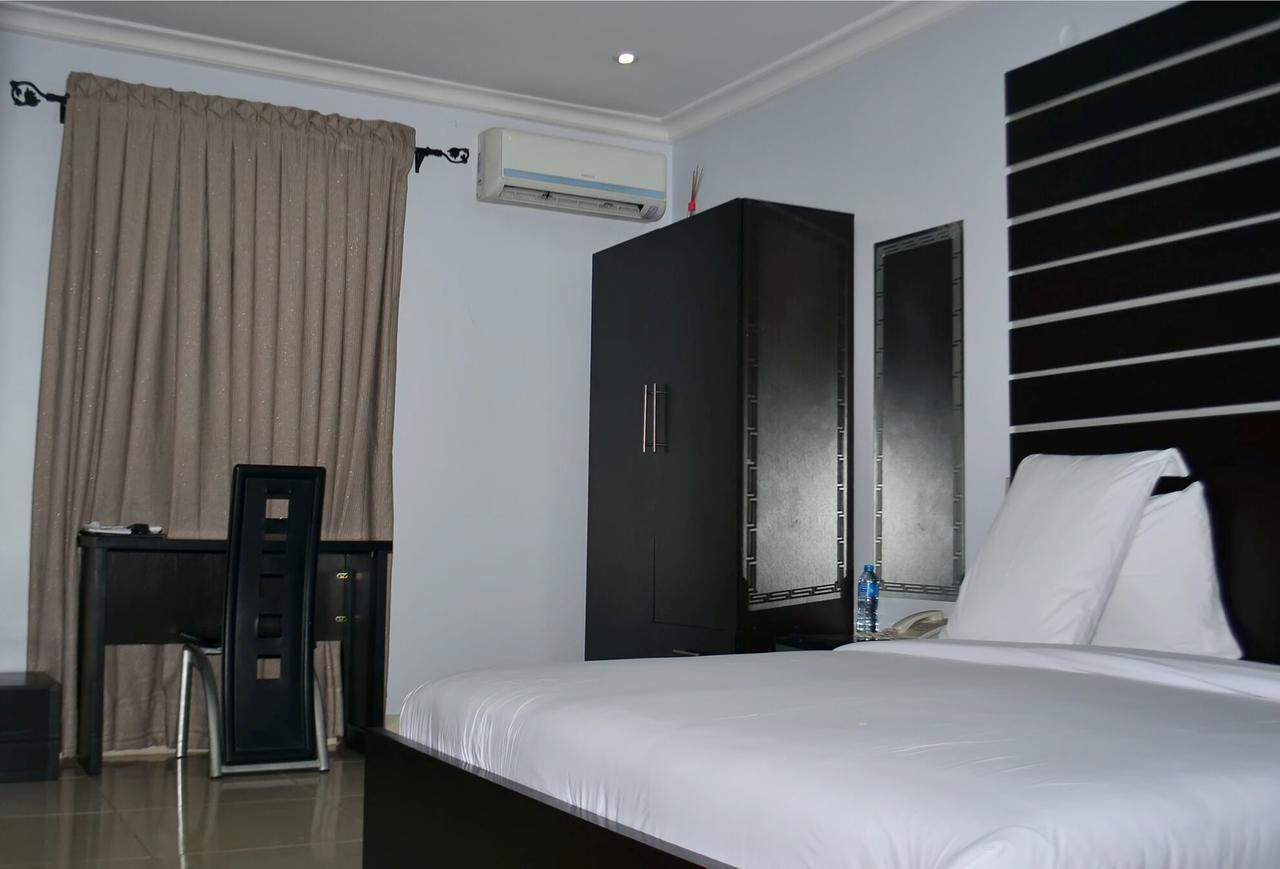 De Rigg Place - Alaka Estate, Surulere Lagos Esterno foto