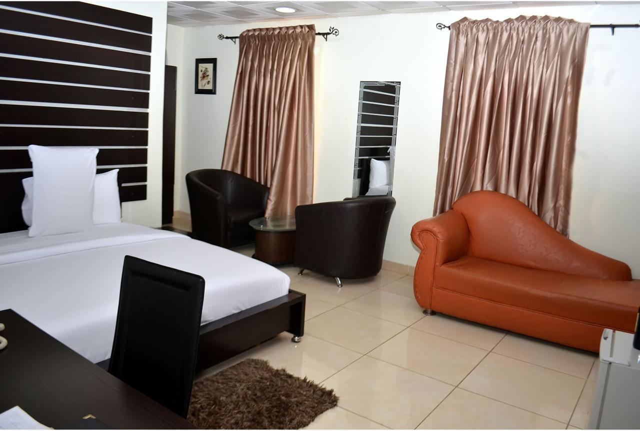 De Rigg Place - Alaka Estate, Surulere Lagos Esterno foto