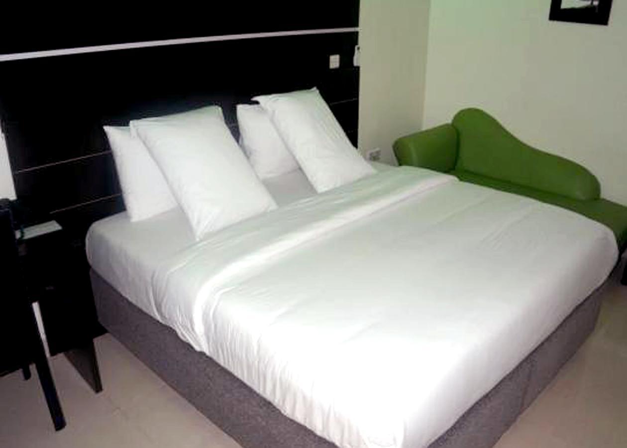 De Rigg Place - Alaka Estate, Surulere Lagos Esterno foto